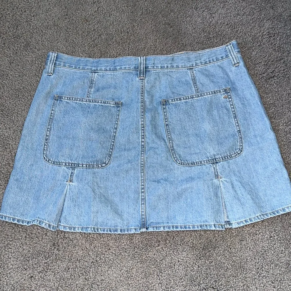 Madewell pleated denim